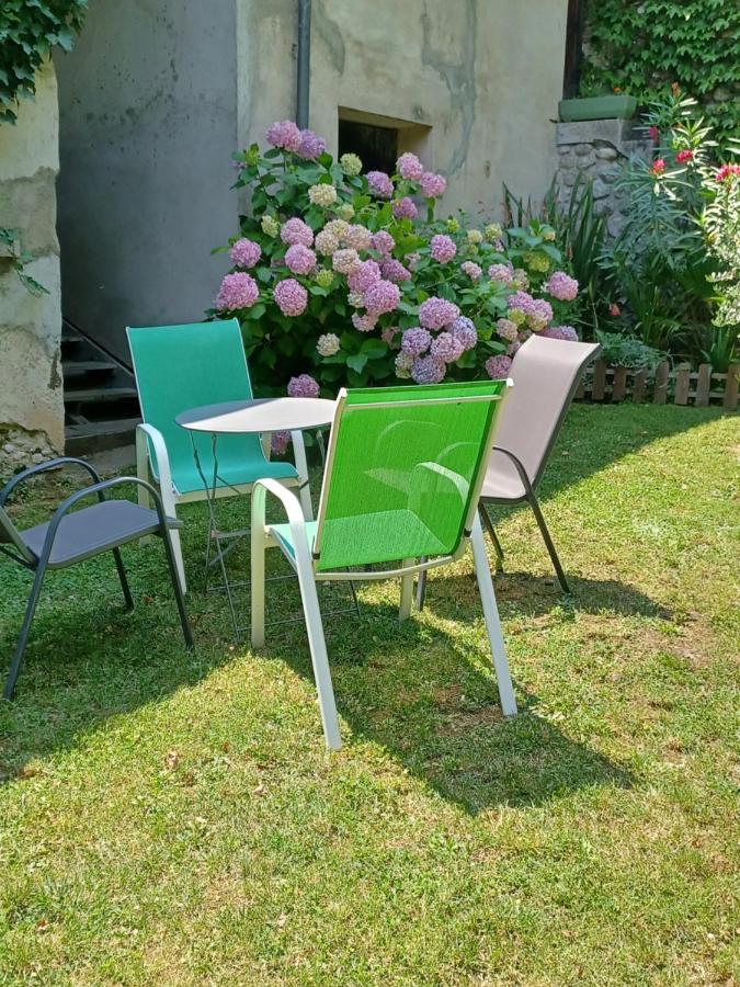 Les Glycines Bed & Breakfast Льо Виган Екстериор снимка